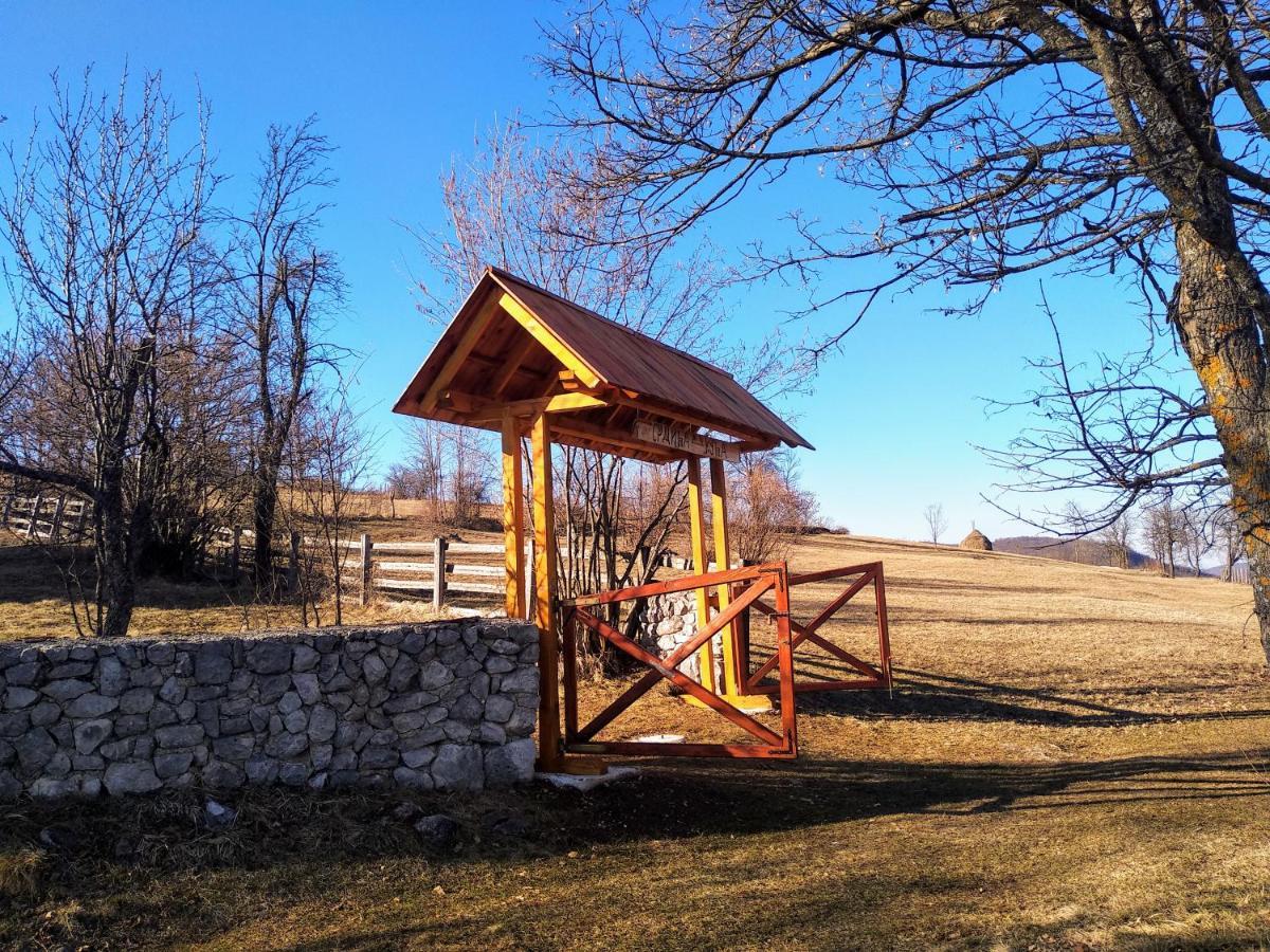 فيلا Srdica Kuca Trnava  المظهر الخارجي الصورة